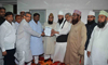 MOULANA MOINUDDIN ASHRAF ASHARAFI URF MOIN MIYAN & MUSLIMS ULEMA'S DELEGATION MEETS NEWLY MUMBAI CONGRESS PRESIDENT JANARDAN CHANDURKAR AT JAMIA QADRIA ASHRAFIYA HEAD OFFICE DO TANKI SONAPUR .
